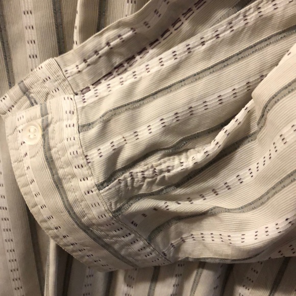 Georgio Armani Finely textured/embroidered shirt. - Picture 4 of 5